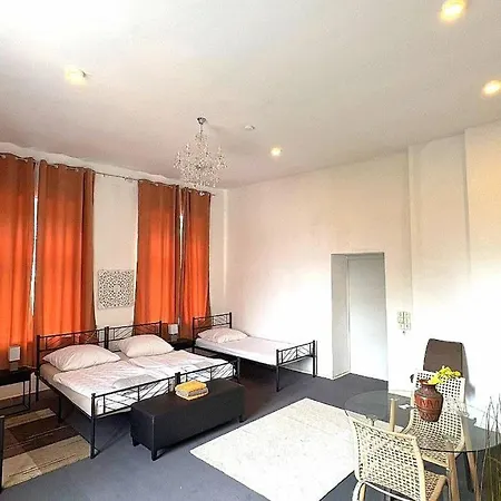 Nr 10 Modernes Helles Ferienzimmer Fuer Vier Personen Familienfreundlich Mit Gemeinsamer Dusche * Annaberg-Buchholz