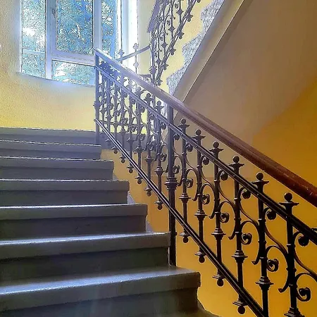 Séjour chez l'habitant Nr 10 Modernes Helles Ferienzimmer Fuer Vier Personen Familienfreundlich Mit Gemeinsamer Dusche